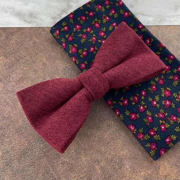 Men’s Deep Raspberry Velour Bow Tie & Navy Floral Pocket Square - Picture 2 of 7